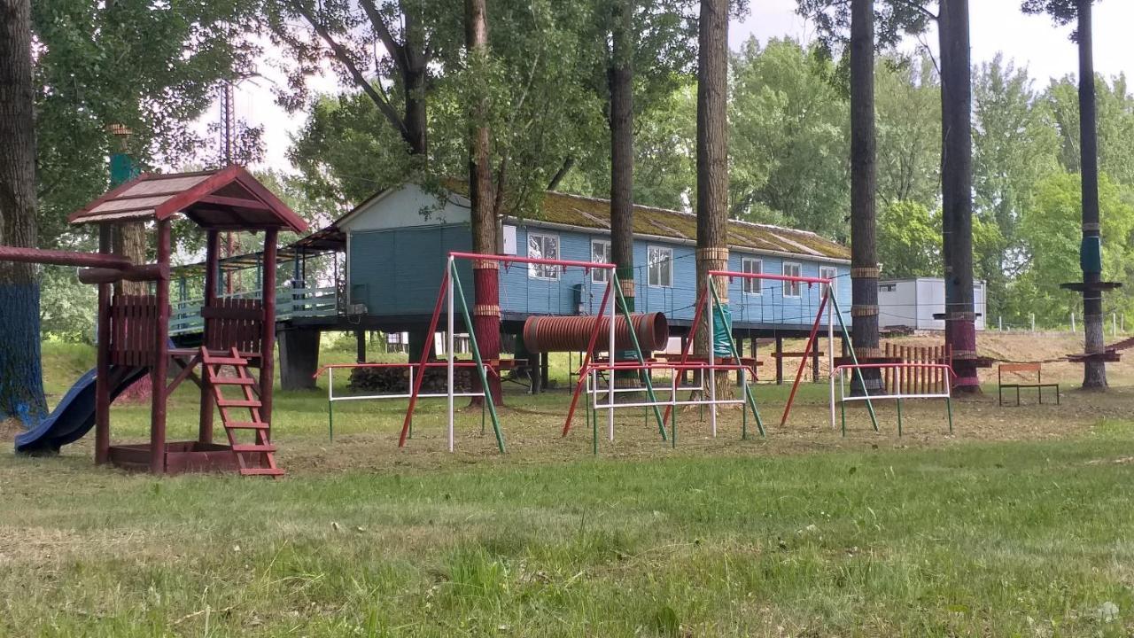 Отель Tisza Camping & Kalandpark Tokaj Rakamaz Экстерьер фото